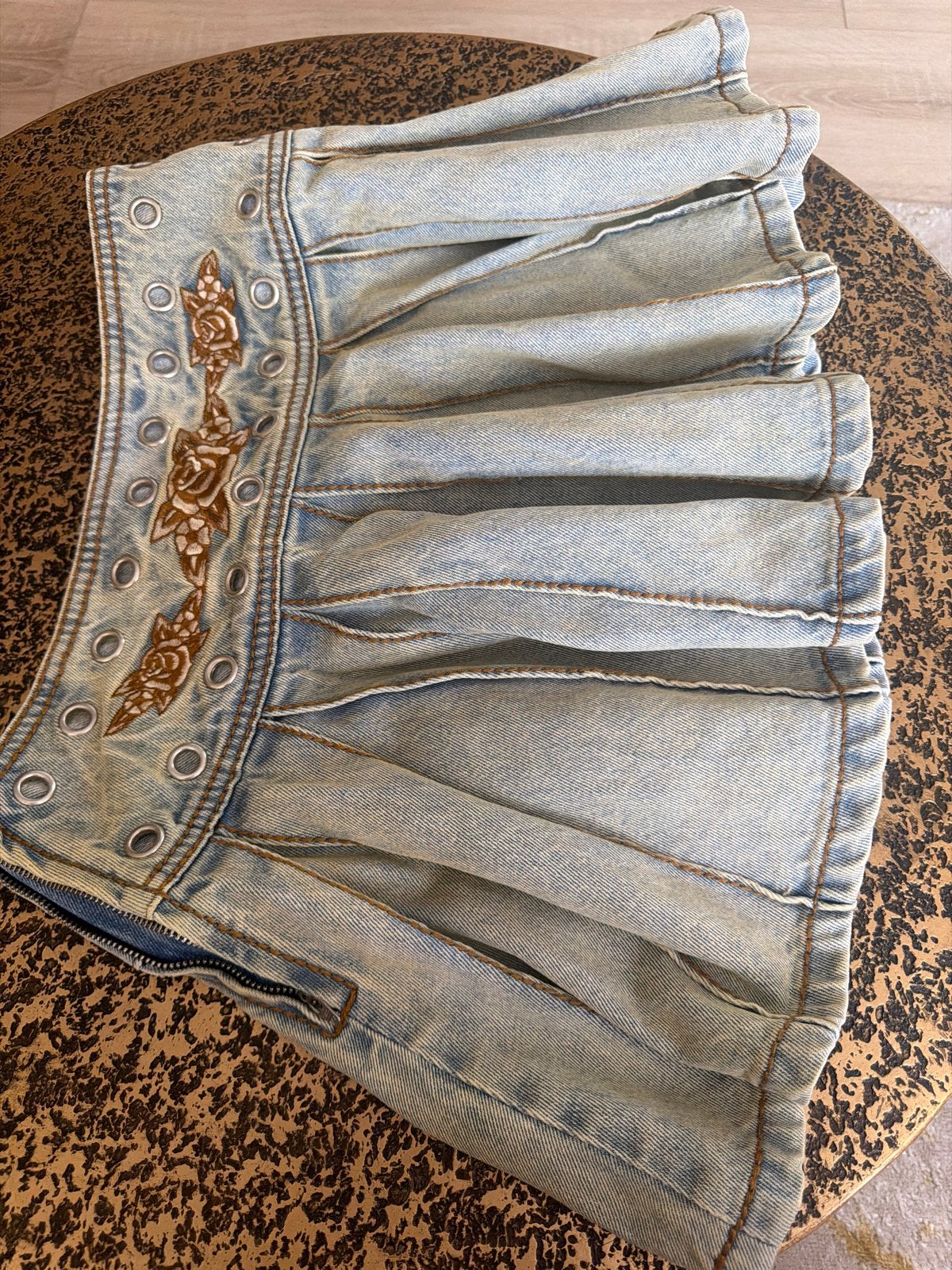 Ed Hardy Geplooide spijkerrok met borduursel - Maat S, Blauw, Ophalen of Verzenden, Zo goed als nieuw, Maat 36 (S)
