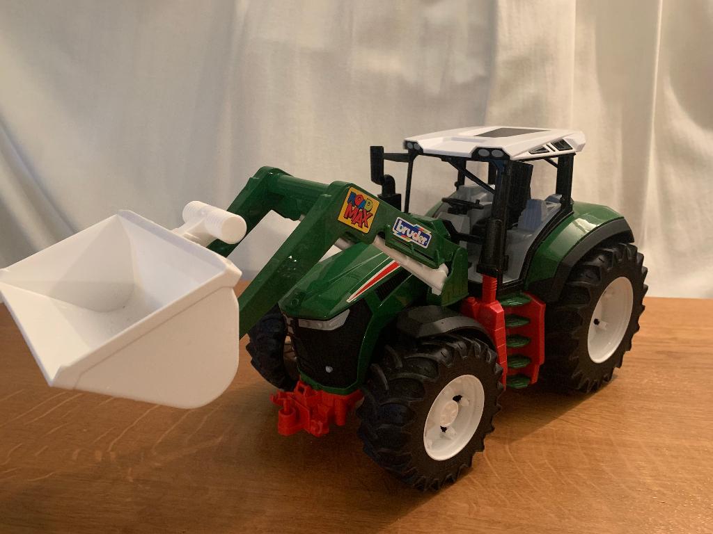 Bruder tractor, Ophalen, Zo goed als nieuw