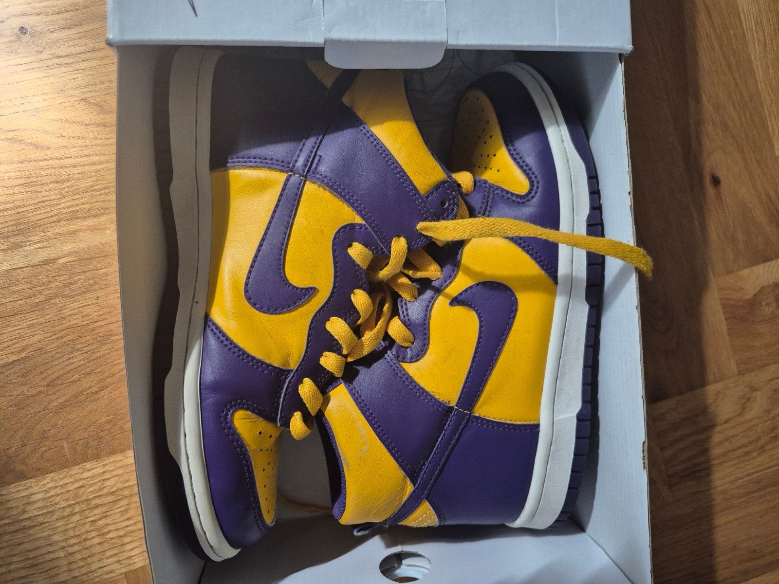 NIKE DUNK HIGH EMB"Lakers" Yellow/Purple, Ophalen, Gebruikt, Schoenen