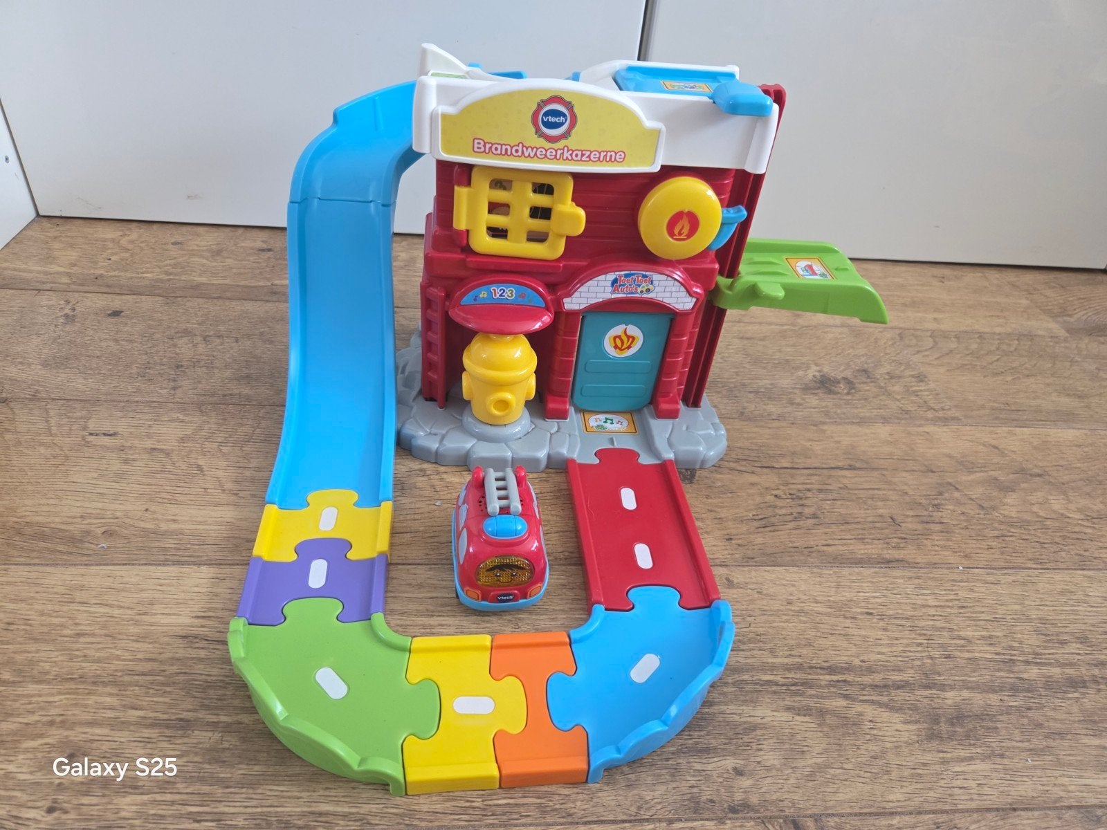 VTech Toet Toet Auto's Brandweerkazerne met Brandweerauto, Ophalen of Verzenden, Zo goed als nieuw, Met licht