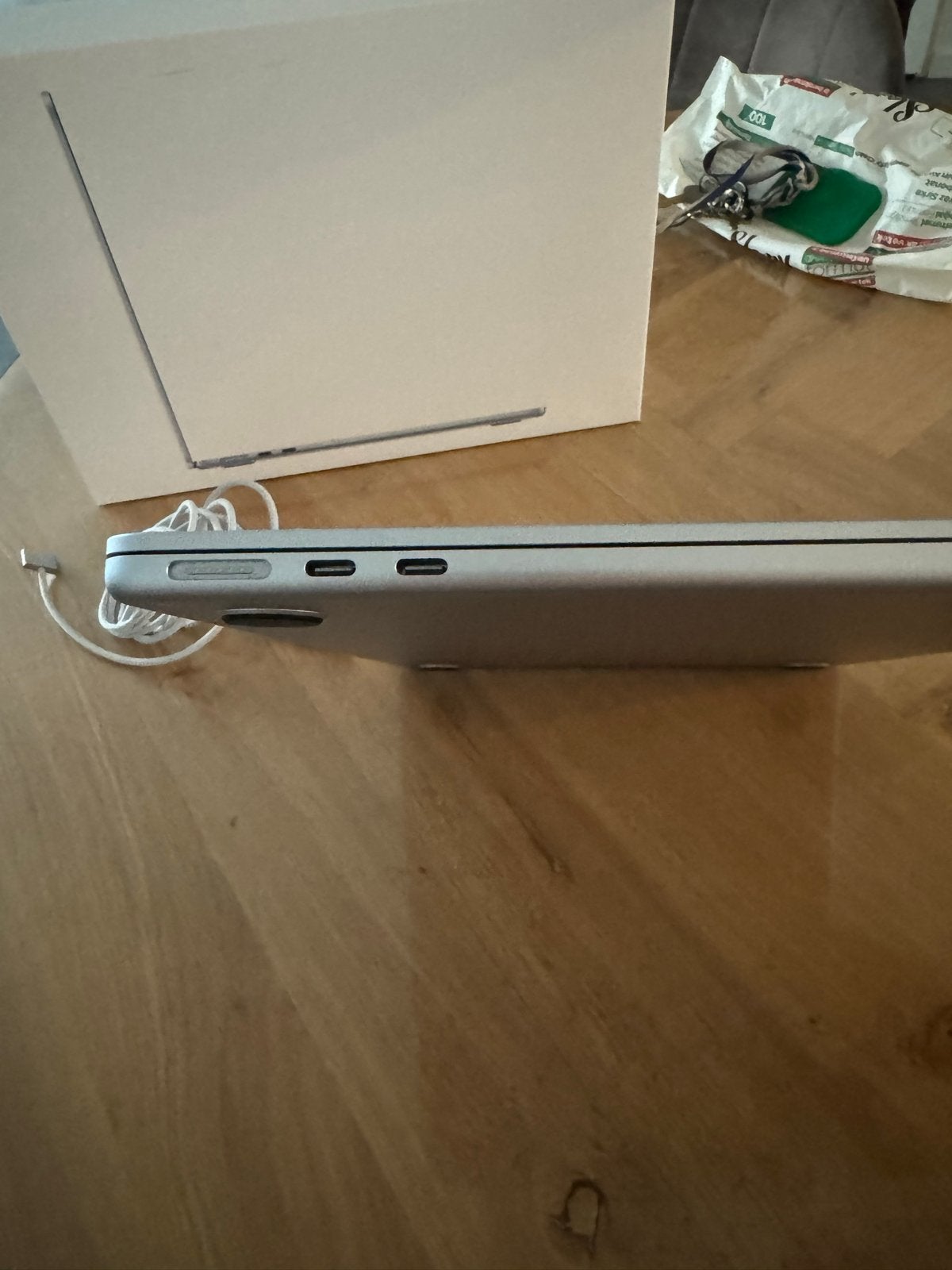 Foto 6 van MacBook Air 13” M4 16GB 256GB Sky Blue - 100% batterij