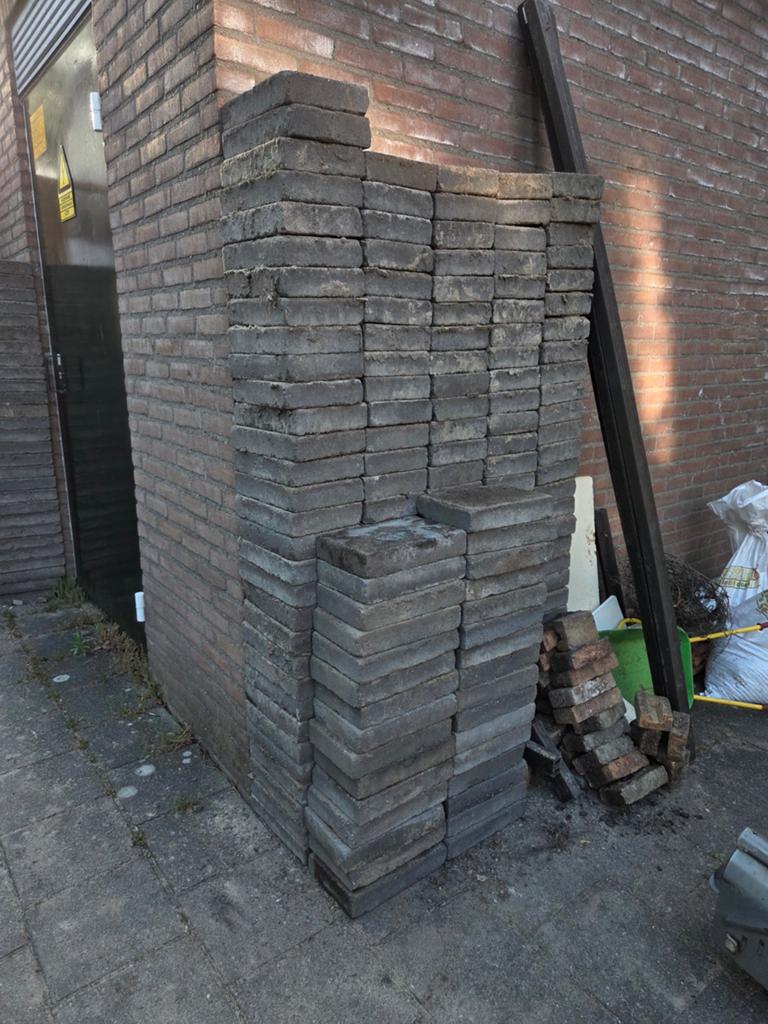 Ongeveer 87 grijze tegels 30x20 cm, Tuin en Terras, Tegels en Klinkers, Ophalen, Gebruikt, 10 m² of meer, Beton