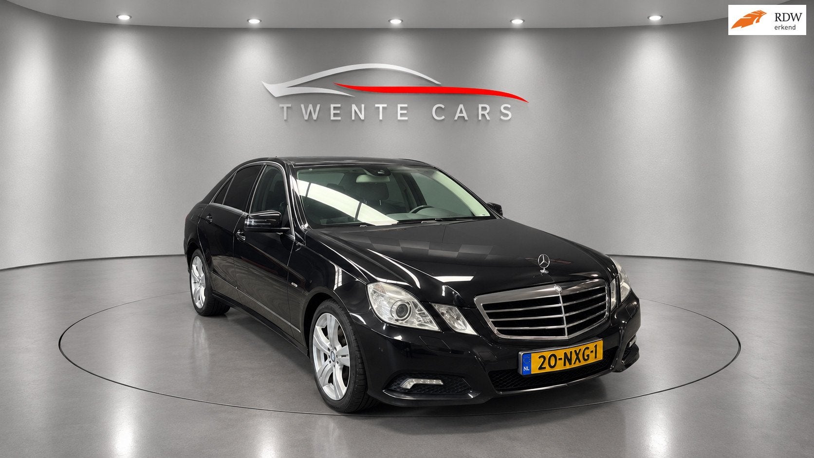 Mercedes-Benz E-klasse 200 CGI | Navi | Xenon | PDC | Clima, Auto's, Euro 5, Achterwielaandrijving, Gebruikt, Zwart