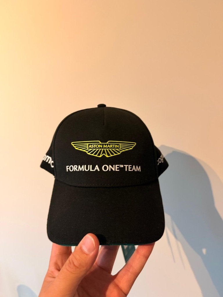 Formule 1 pet Aston Martin, Ophalen of Verzenden, Zo goed als nieuw, One size fits all, Pet