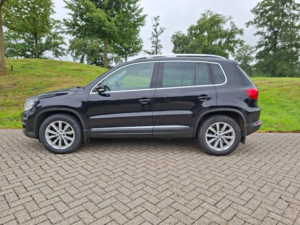 Volkswagen Tiguan, Auto's, Volkswagen, Voorwielaandrijving, Zwart, Particulier, 2000 pk
