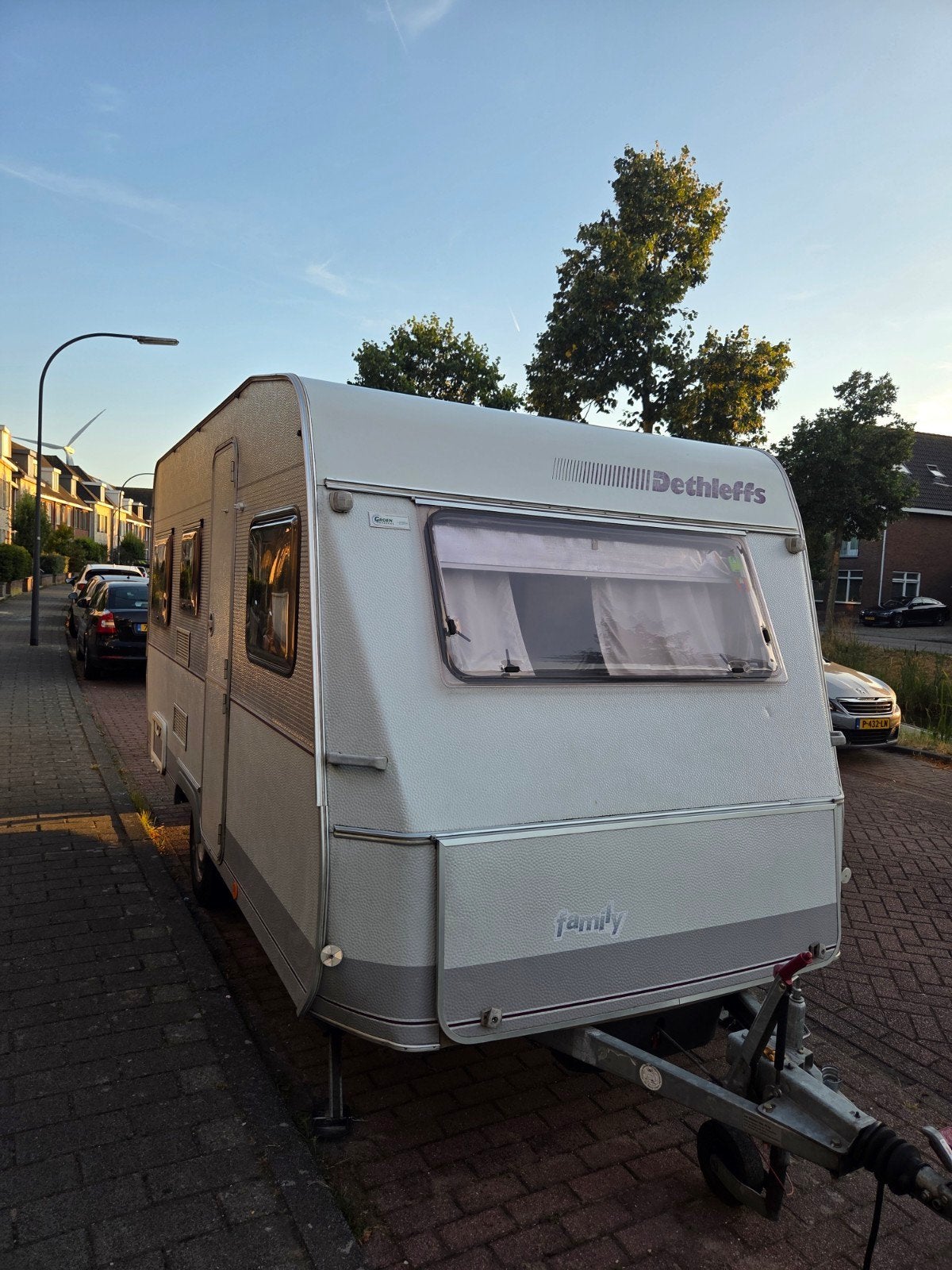 Lichtgewicht gezellige Dethleffs Family (evt met stalling), Caravans en Kamperen, Koelkast, Treinzit, Particulier, Dethleffs