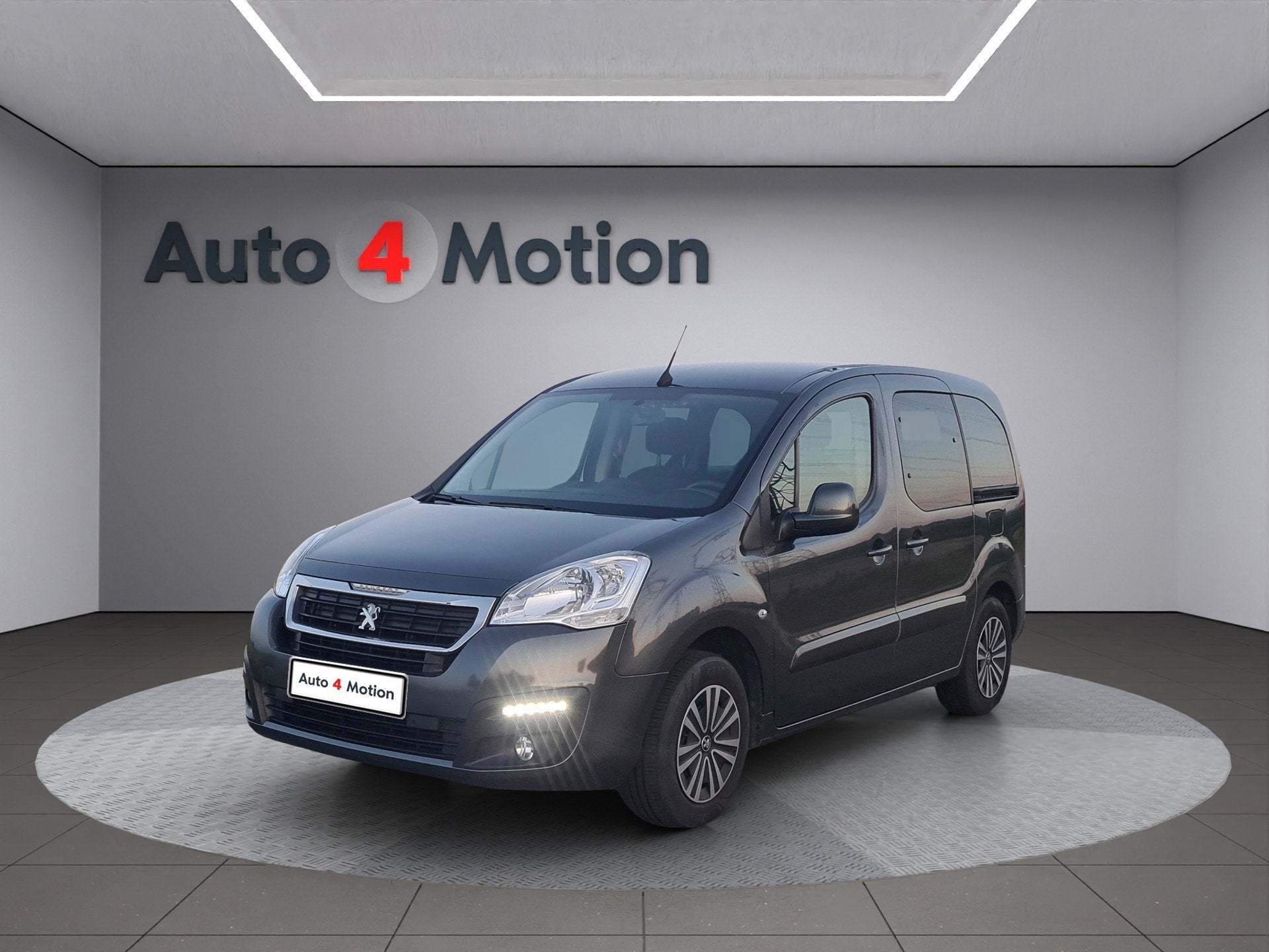 Peugeot Partner Tepee 1.2 PureTech Allure LED l NAVIG l CAME, Auto's, Peugeot, Voorwielaandrijving, Gebruikt, Bedrijf, Handgeschakeld