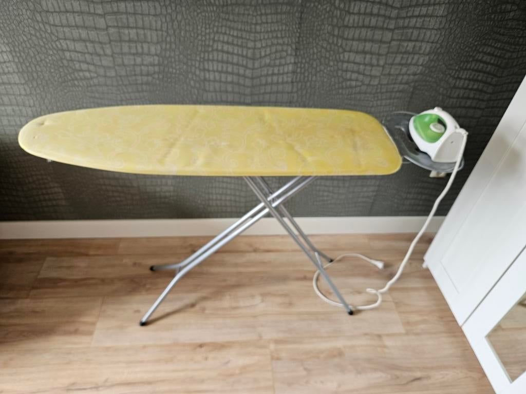 Strijkplank met Philips strijkijzer, Witgoed en Apparatuur, Strijkijzers en Strijkplanken, Ophalen, Gebruikt, Strijkijzer met snoer