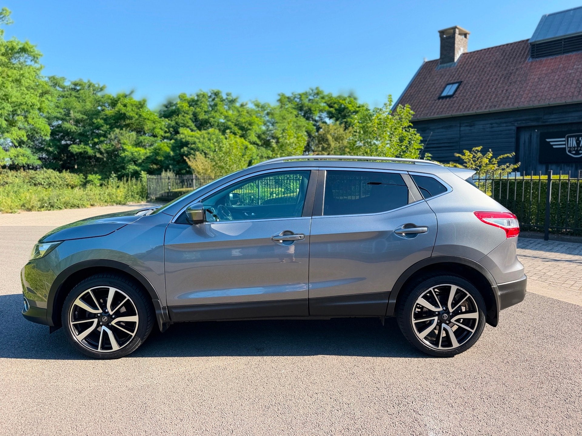 Nissan Qashqai 1.2 Premier Edition PANORAMADAK LEER 360"CAME, Auto's, Gebruikt, Zwart, 4 cilinders, 116 pk