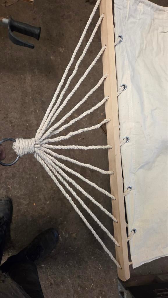 25 x Comfortabele hangmat van canvas met houten spreidstok, Ophalen of Verzenden, Nieuw, Eenpersoons, Binnen