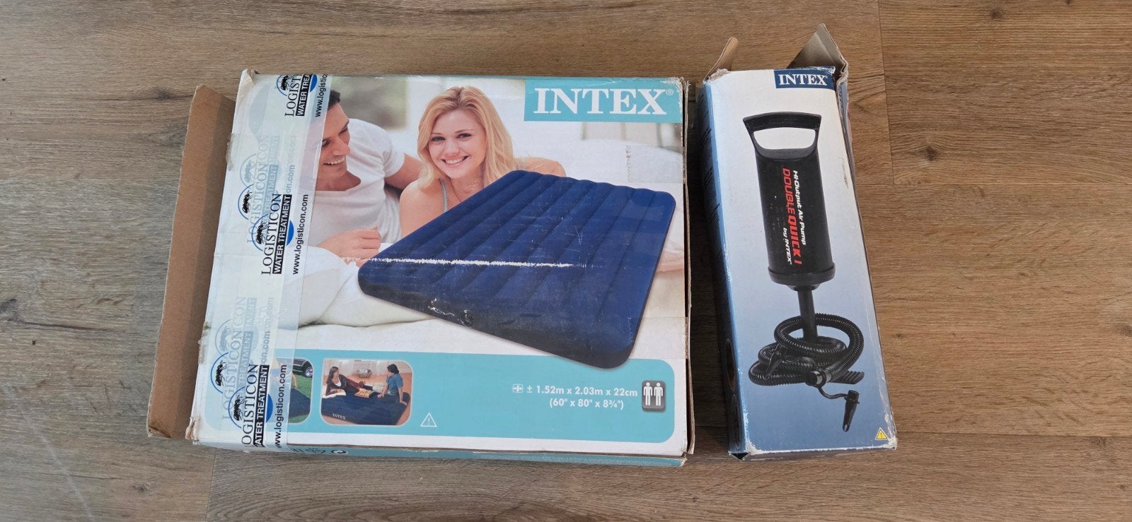Intex 2-persoons luchtbed met handpomp, Caravans en Kamperen, Luchtbedden, Ophalen of Verzenden, Zo goed als nieuw, 2-persoons