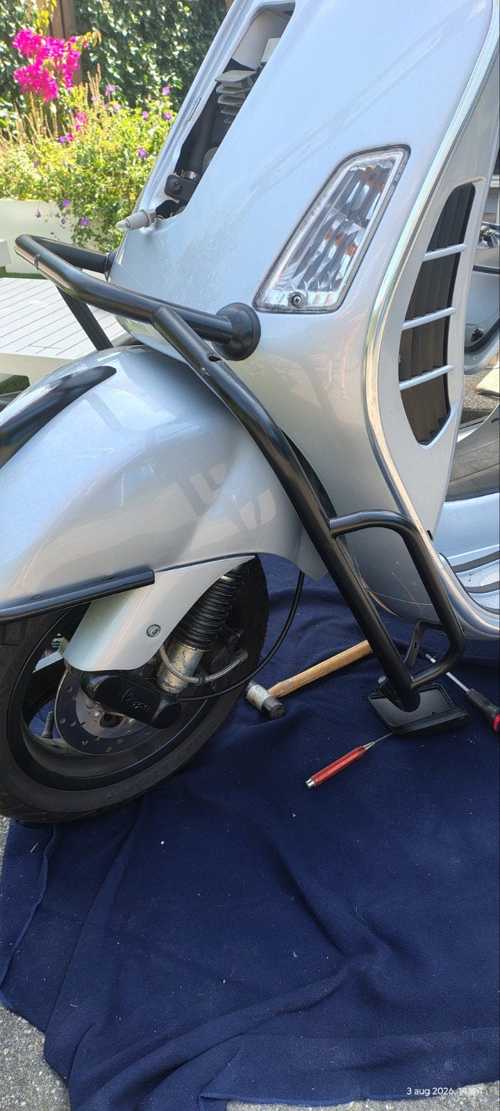 vespa gt/gts voorbeugel uniek, Ophalen of Verzenden