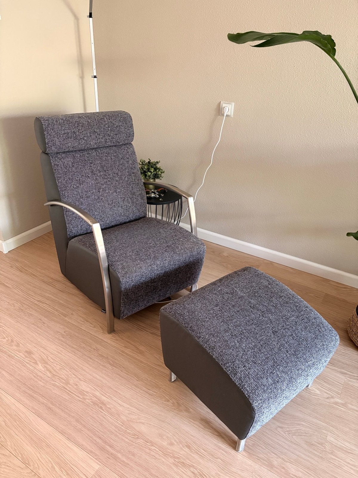 Montèl Relaxfauteuil met voetenbank - Zo goed als nieuw, Ophalen, Zo goed als nieuw, Stof, 75 tot 100 cm