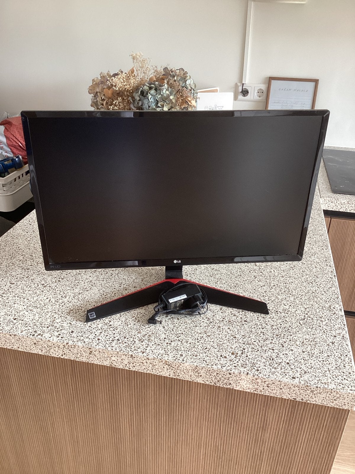 LG 24GM79G-B 24 inch Full HD Gaming Monitor, Gaming, Kantelbaar, 101 t/m 150 Hz, Full HD
