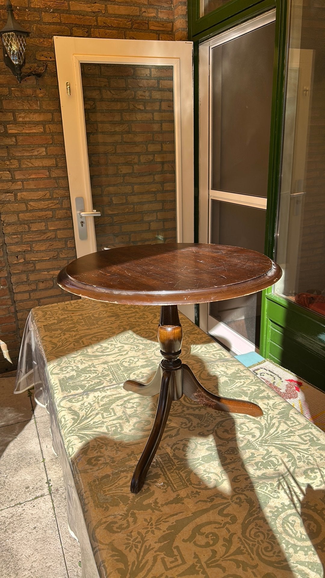 Tafeltje. Hout , rond., Ophalen