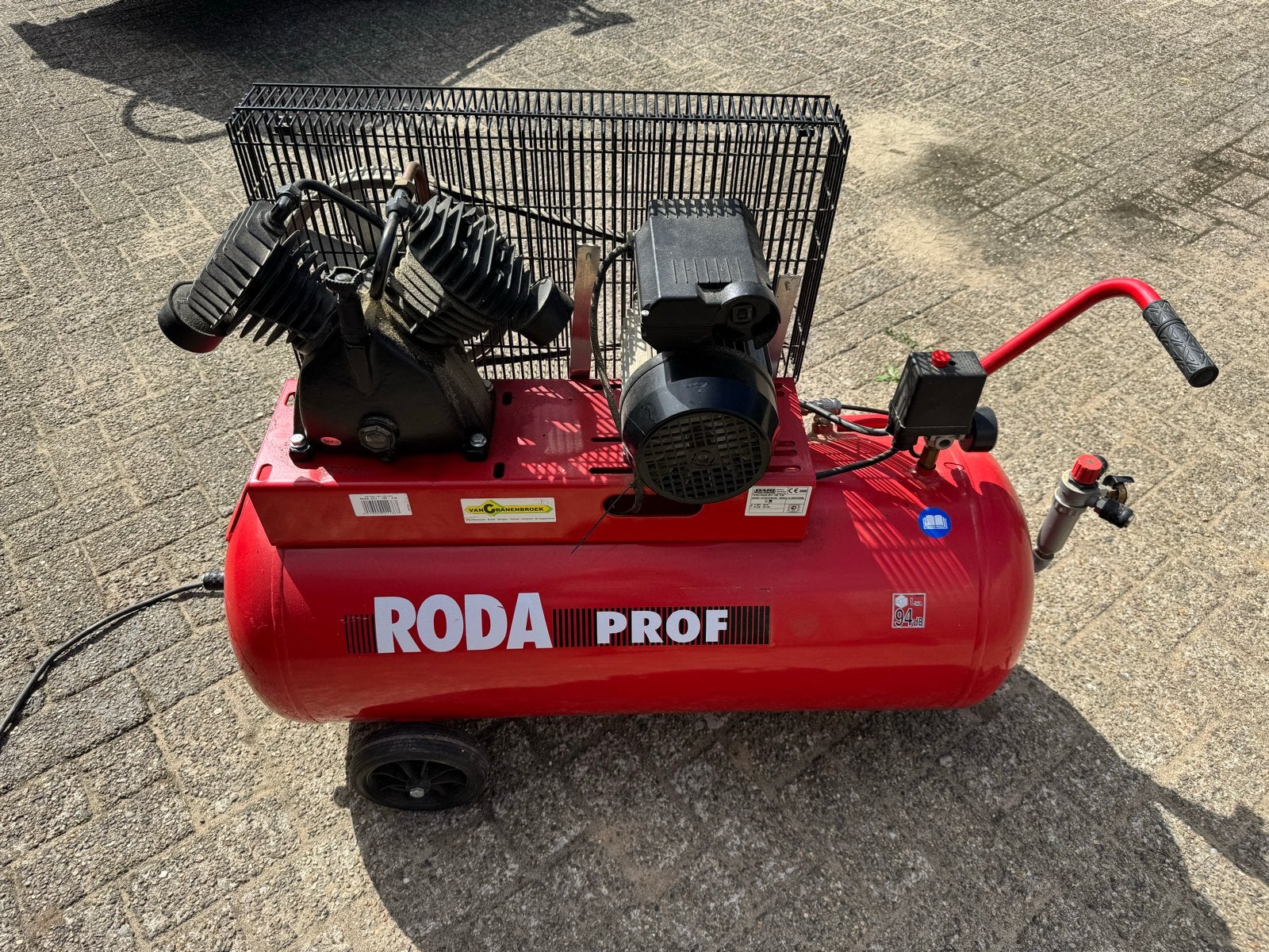 RODA PROF Compressor 100 liter - 2005 model, Ophalen, Gebruikt, 200 tot 400 liter/min, Mobiel
