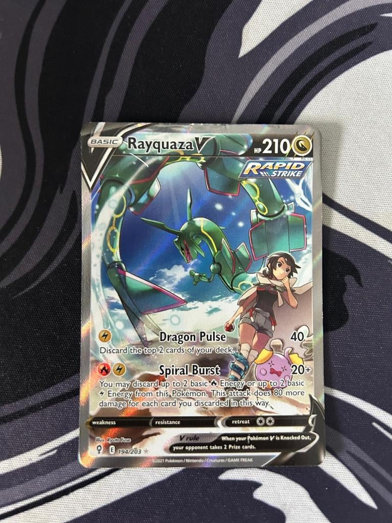 Rayquaza v pokemon kaart, Hobby en Vrije tijd, Verzamelkaartspellen | Pokémon, Ophalen of Verzenden, Gebruikt, Losse kaart
