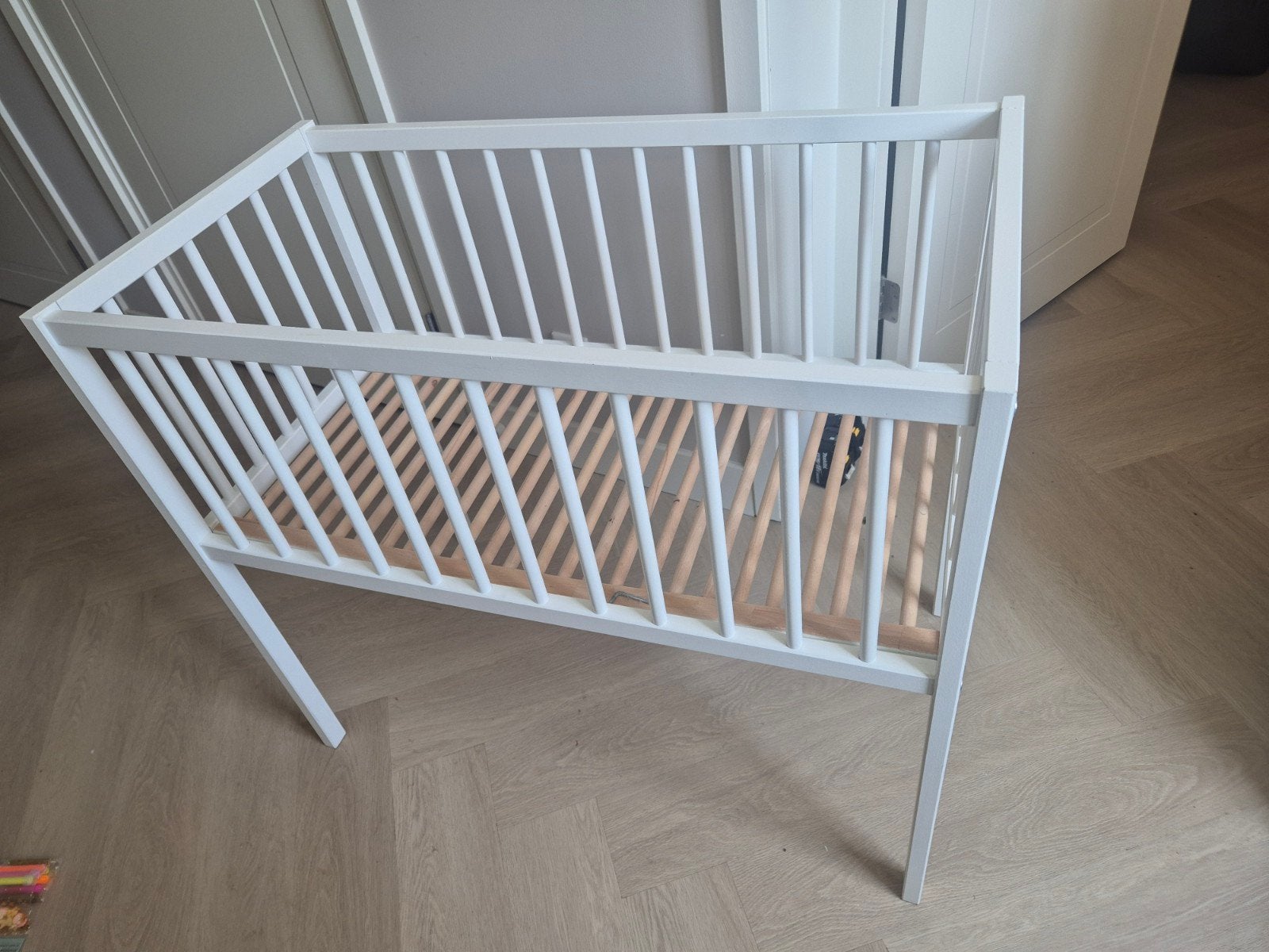 Babybedje wit 94x50cm - Zo goed als nieuw, Ophalen, Zo goed als nieuw, Wieg