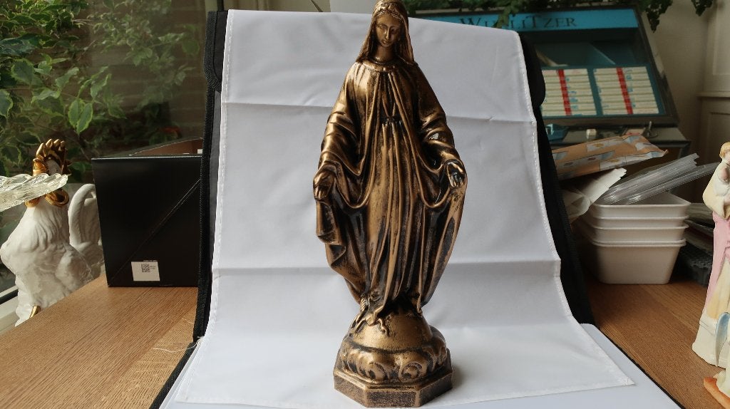 Maria beeld in goud geverfd, Antiek en Kunst, Antiek | Religie, Ophalen of Verzenden