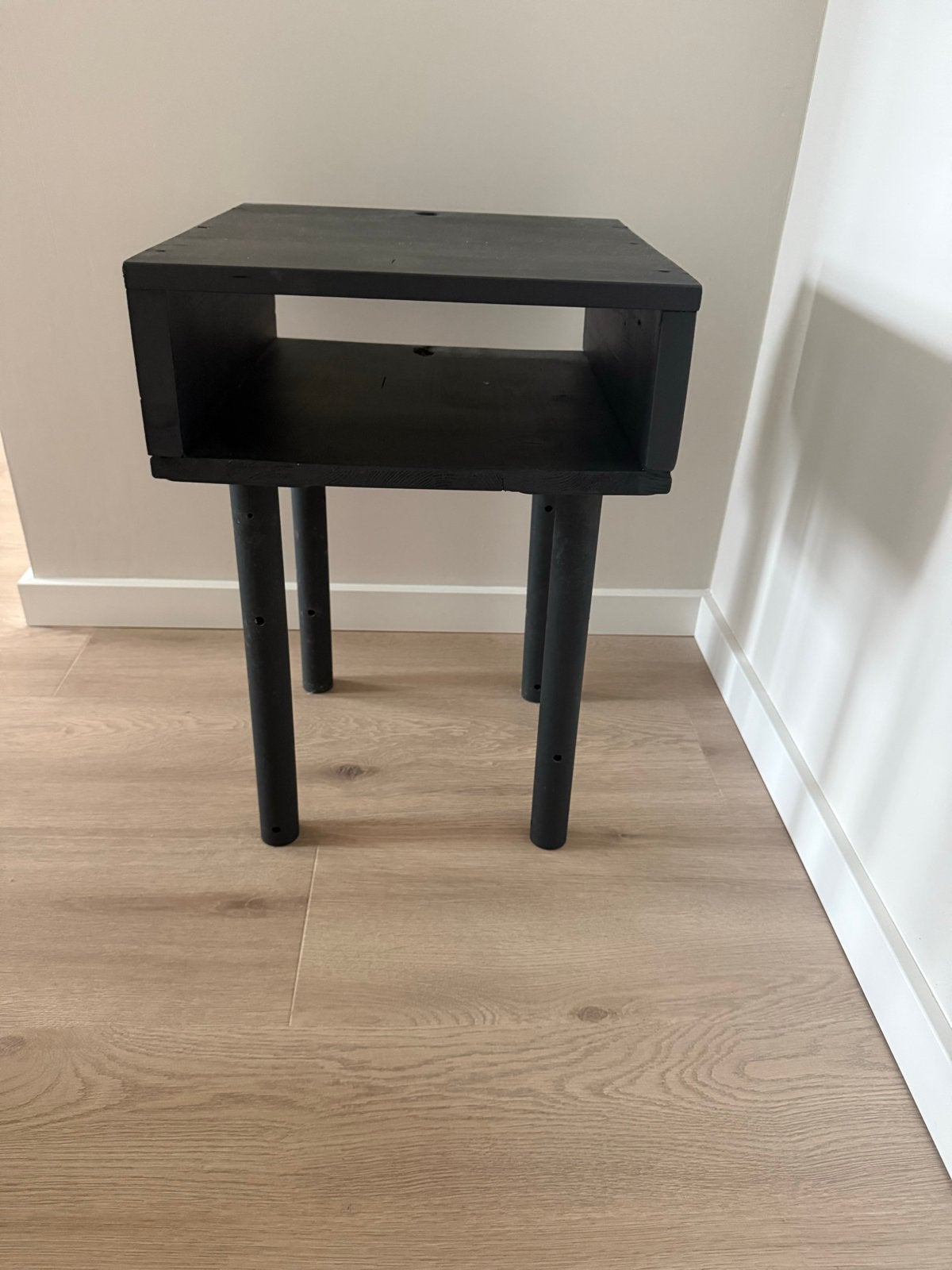 Zelfgemaakt Nachtkastje - 40 cm breed, 23 cm hoog, Ophalen, Gebruikt, Minder dan 45 cm, Minder dan 55 cm