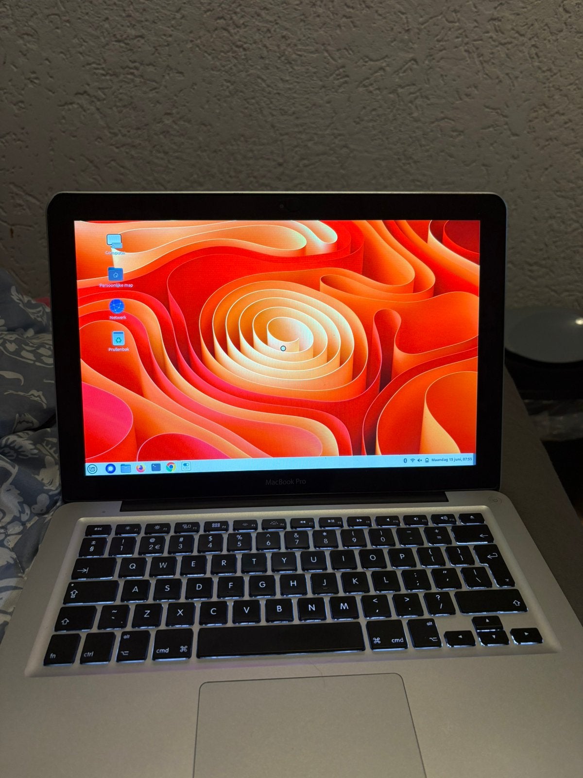macbook pro met linux Mint cinnamon, Computers en Software, Apple Macbooks, Zo goed als nieuw, MacBook Pro, 13 inch, 2 tot 3 Ghz