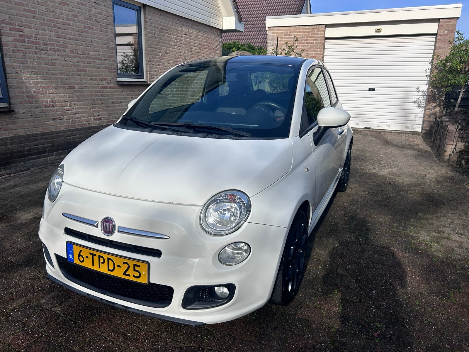 Fiat 500 0.9 80pk Twinair Turbo 2014 Wit, dealer onderhouden, Auto's, Voorwielaandrijving, 31 €/maand, Origineel Nederlands, Handgeschakeld