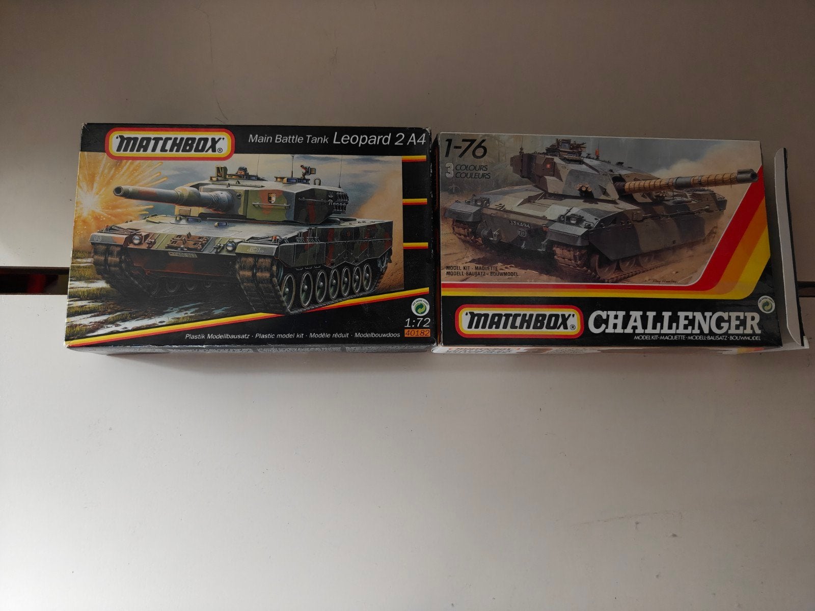 Matchbox Leopard 2A4 en Challenger Tank Modelbouwdozen, Ophalen of Verzenden, Nieuw, 1:50 of kleiner, Tank