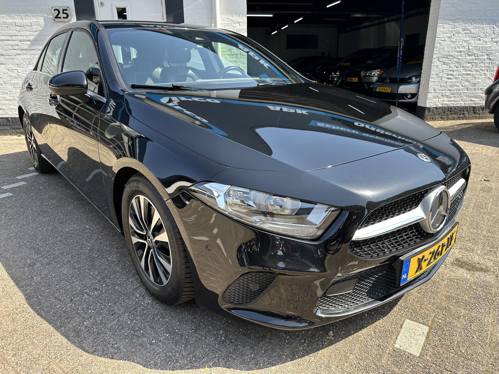 Mercedes-Benz A-klasse 180 Premium /CC/Camera/Navi/All seaso, Voorwielaandrijving, 136 pk, Gebruikt, 4 cilinders