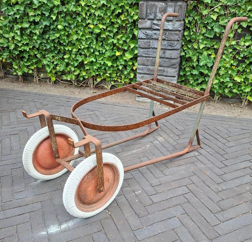 Oude kruiwagen jaren 50/60 leuk als decoratie bijvoorbeeld i, Ophalen of Verzenden, Gebruikt