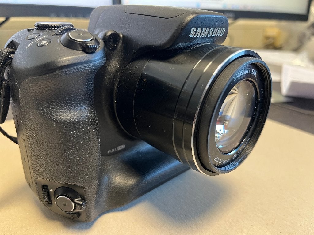 Samsung WB2200F- 16 MP camera., 16 megapixels, Ophalen of Verzenden, Samsung, 8 keer of meer