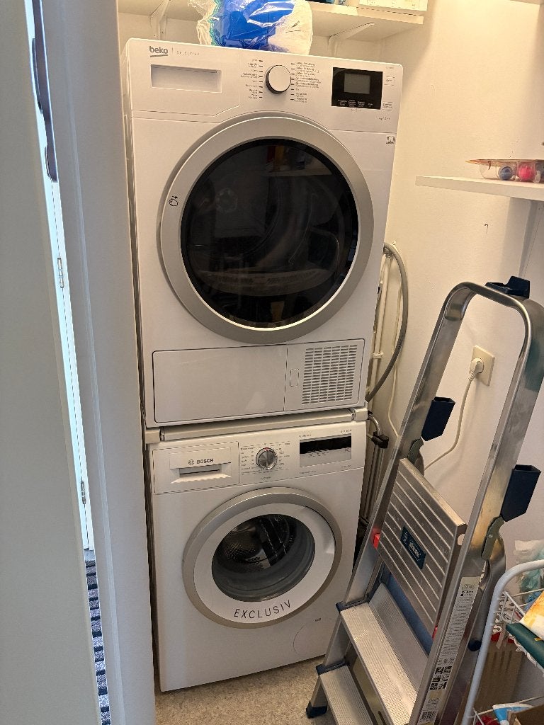 Wasmachine (Bosch) & Droger (Beko), Taurusavenue 36, 2132 LS Hoofddorp, Nederland, Zo goed als nieuw, Voorlader, Energieklasse A of zuiniger