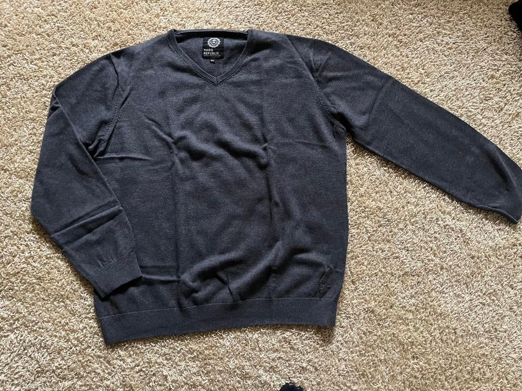 Third republic V-hals trui grijs mt. XXL, Kleding | Heren, Ophalen of Verzenden, Zo goed als nieuw, Overige maten, Grijs