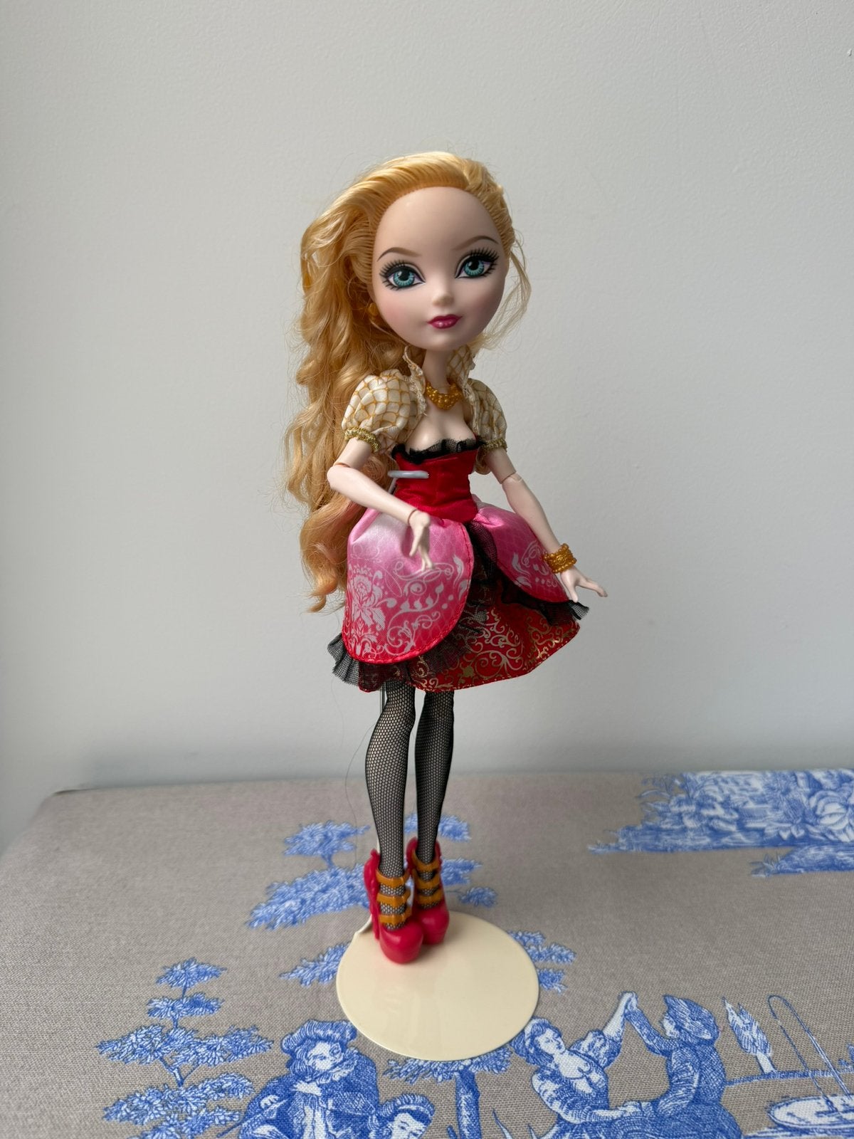 Ever After High Apple White, Ophalen of Verzenden, Zo goed als nieuw, Pop