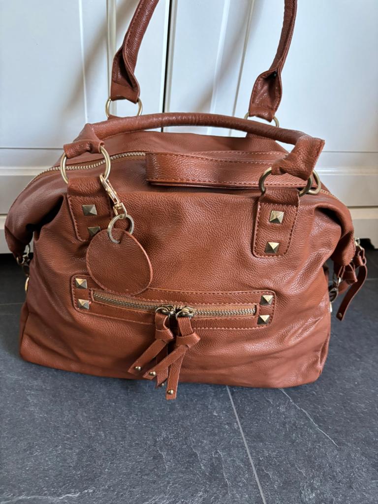 Nieuwe bruine schoudertas vegan leer, Sieraden, Tassen en Uiterlijk, Tassen | Damestassen, Nieuw, Overige typen, Bruin, Ophalen of Verzenden