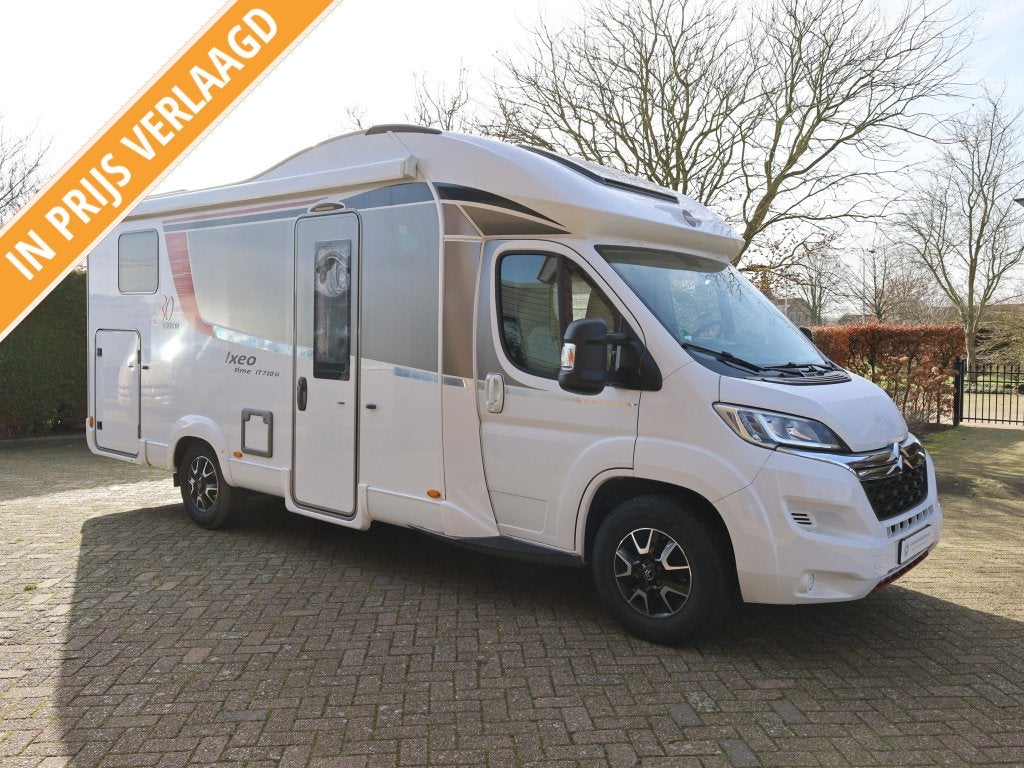 Bürstner Ixeo IT 710 G dwarsbed + hefbed, Caravans en Kamperen, Niet ingevuld, Ringverwarming, Koelkast, 6 tot 7 meter