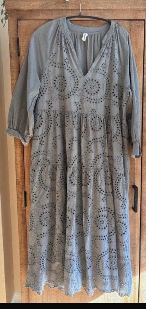 Zomerse jurk met borduursels - Maat XL, Ophalen, Maat 46/48 (XL) of groter, Grijs, Gedragen