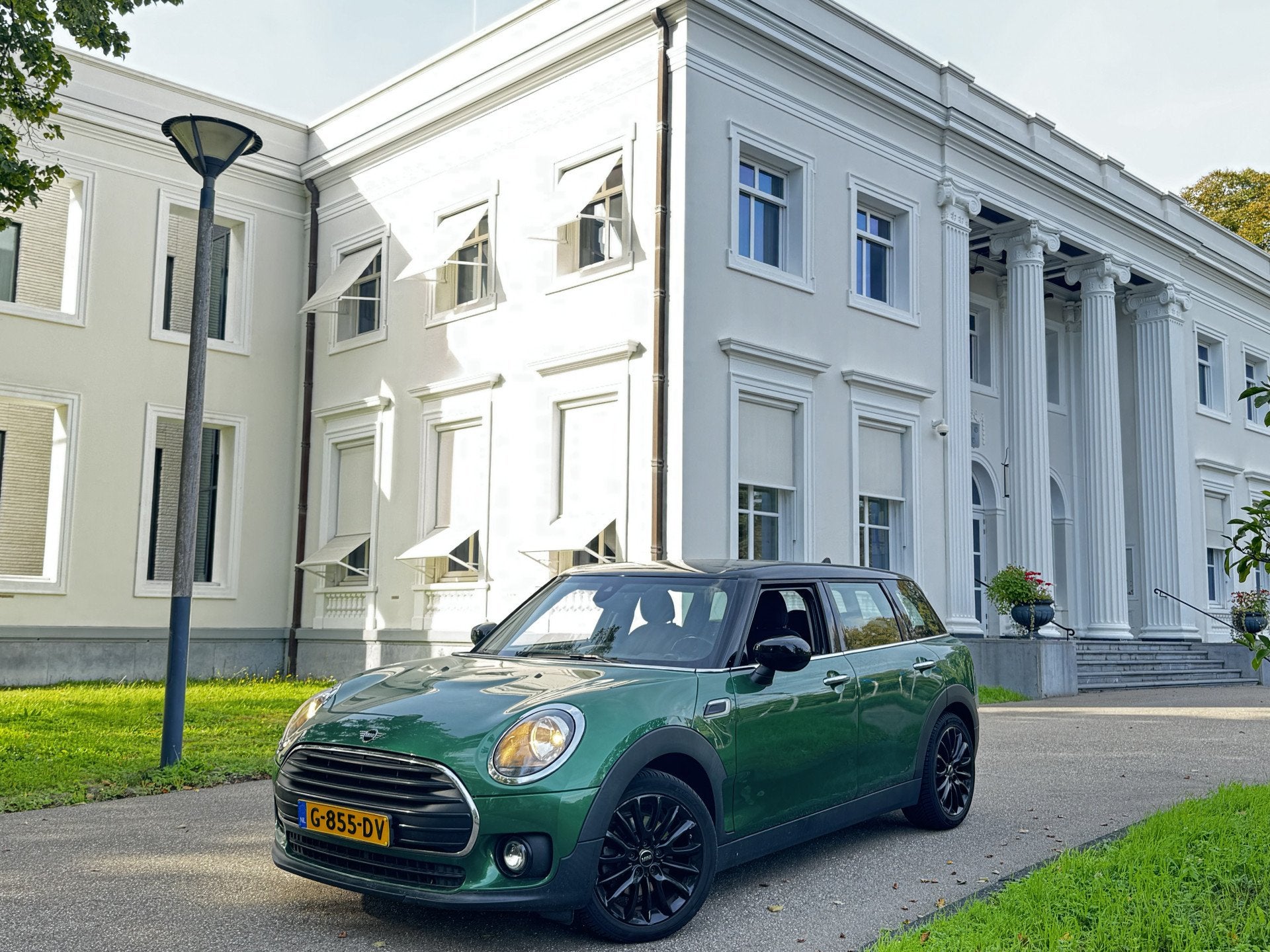MINI Clubman 1.5 COOPER BUSINESS, APPLE CARPLAY (bj 2019), Voorwielaandrijving, Gebruikt, Origineel Nederlands, Handgeschakeld