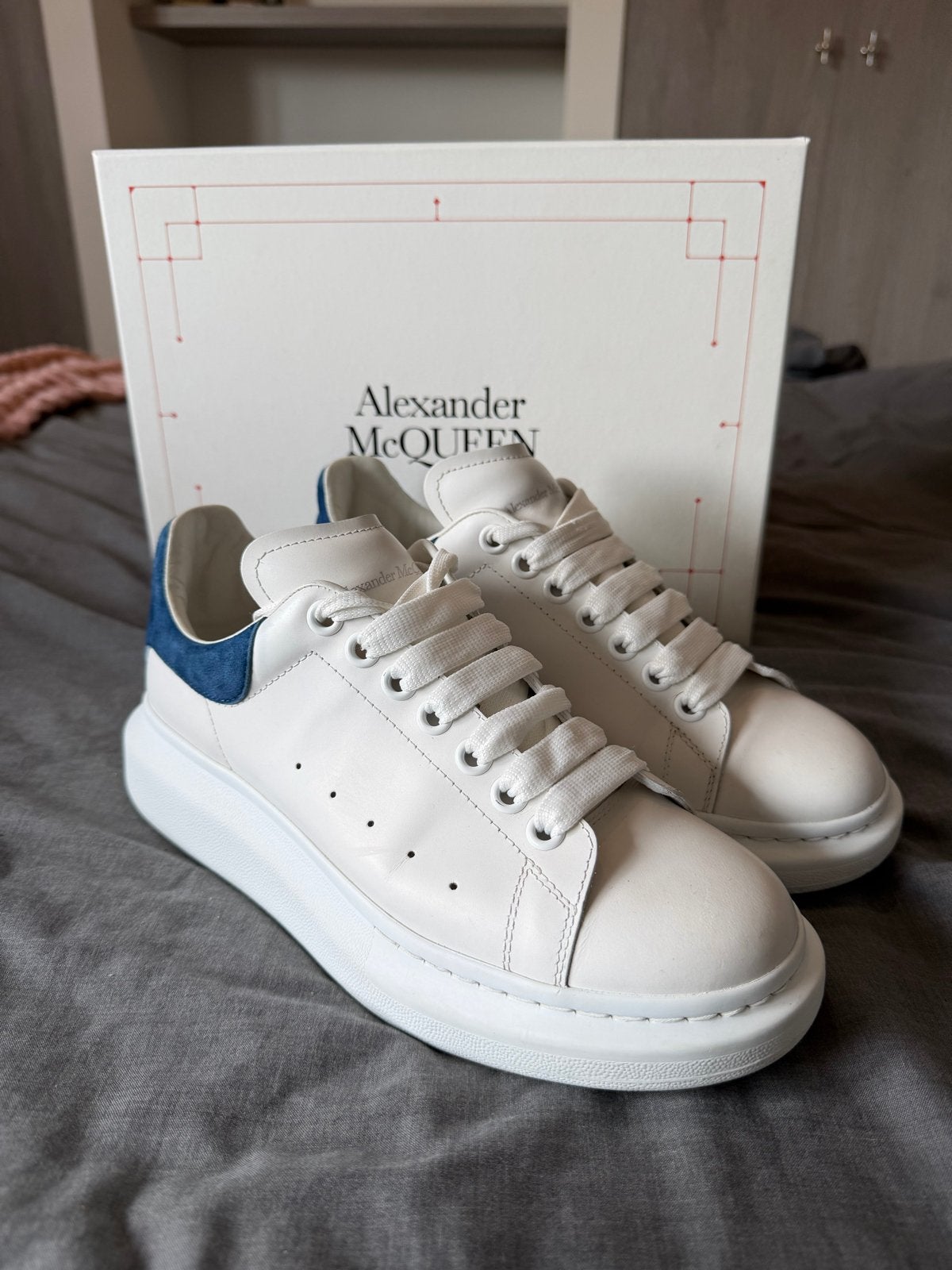 Alexander McQueen sneakers wit/blauw – maat 40, Kleding | Heren, Schoenen, Wit, Nieuw, Ophalen of Verzenden, Sneakers of Gympen
