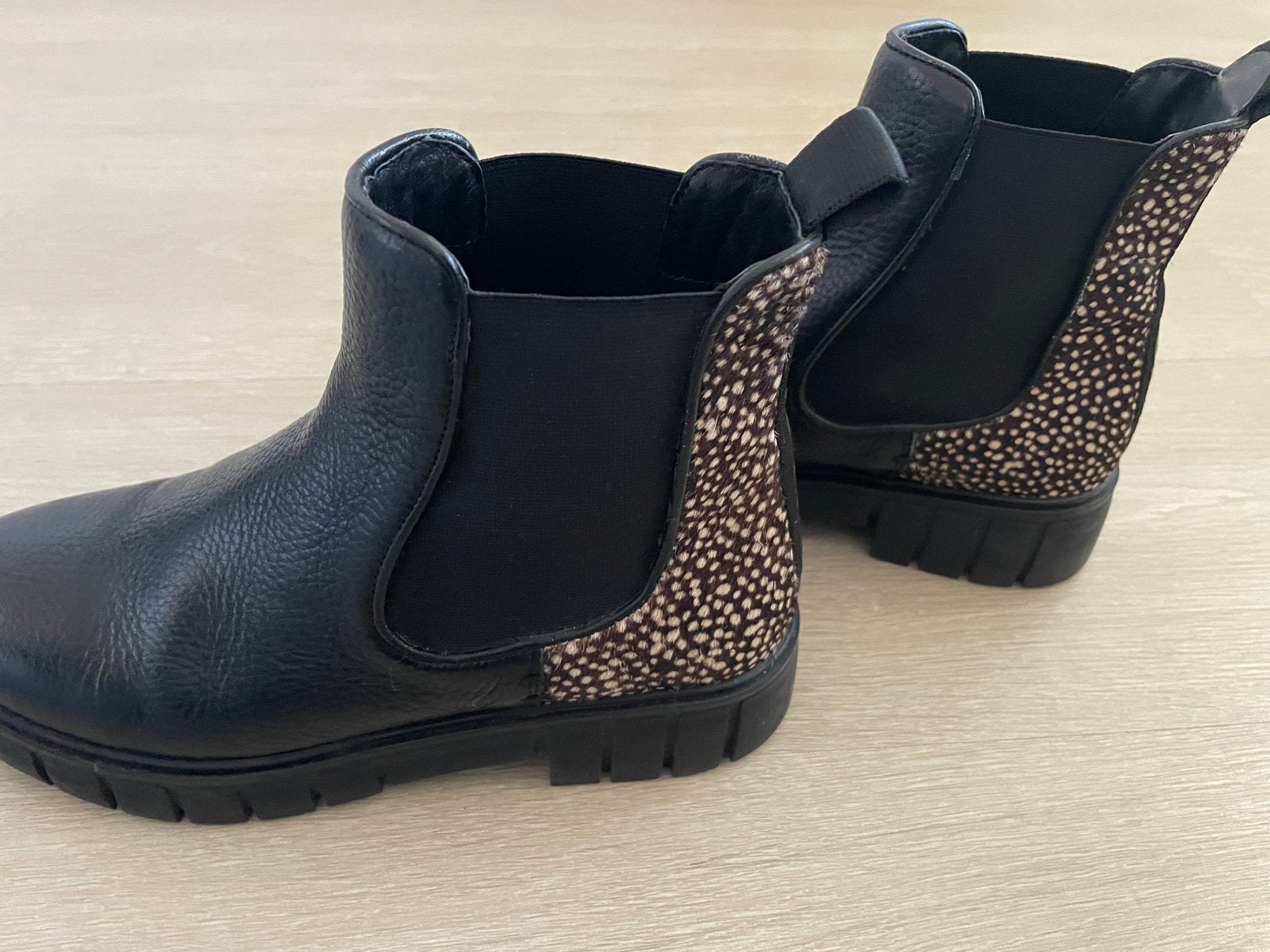 Maruti Tommy chelsea boots maat 37, Zwart, Lage of Enkellaarzen, Ophalen of Verzenden, Gedragen