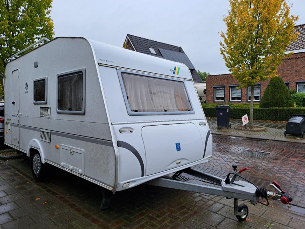 Knaus Sport 420 QD - Compacte caravan met voortent, Treinzit, Tot en met 3, Particulier, 4 tot 5 meter