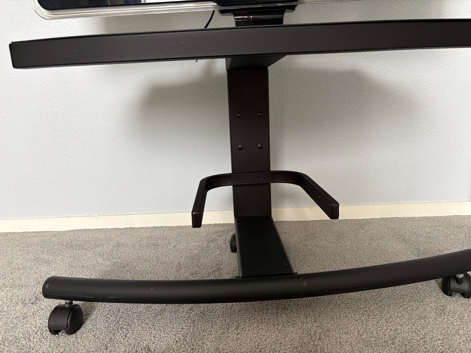 Modern zwart metalen TV meubel, verrijdbaar, z.g.a.n., Zo goed als nieuw, Minder dan 100 cm, Metaal, 50 tot 100 cm