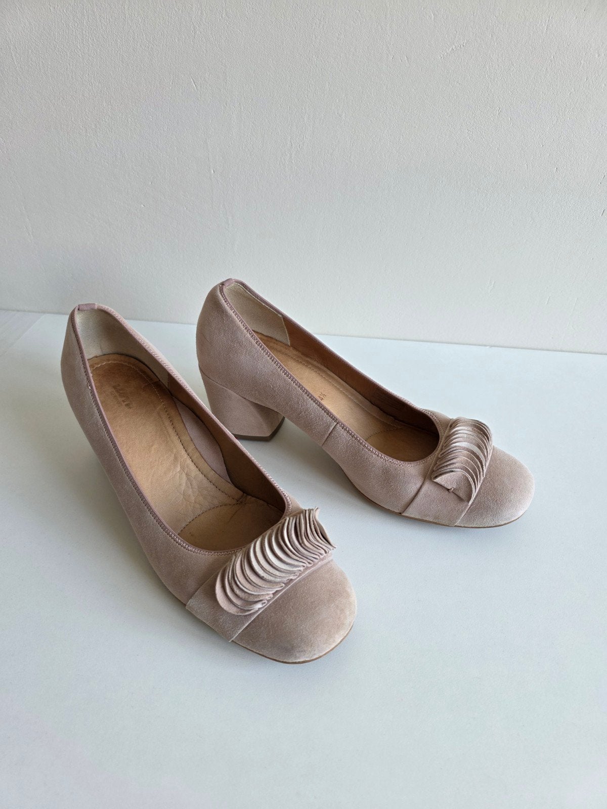 Mooie pumps maat 4 1/2 (37,5 - 38), Pumps, Ophalen of Verzenden, Zo goed als nieuw, Lloyd Germany