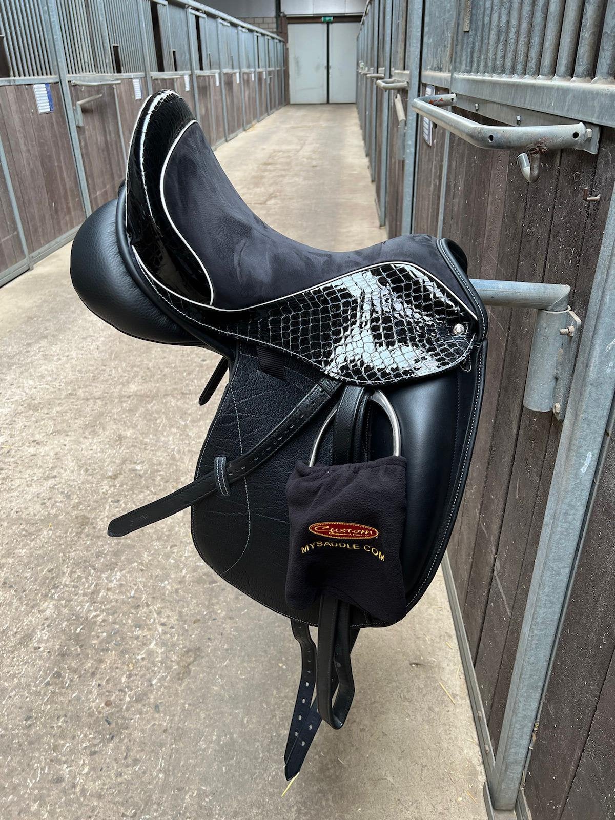 Custom Flight Dressuurzadel Lakleder & Swarovski Nieuwstaat!, Ophalen, Zo goed als nieuw, Dressuur