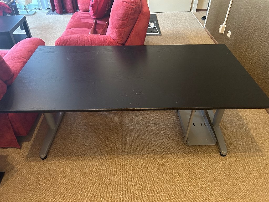 Bureau (160x80cm) met kabelgoot en PC-houder, Huis en Inrichting, Bureaus, Ophalen, 160 cm, Gebruikt, Metaal