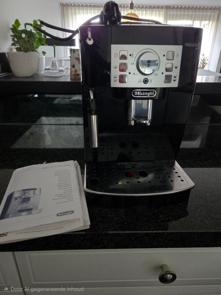 De'Longhi Magnifica S ECAM 22113B Koffiemachine, Koffiemachine, Zo goed als nieuw, 4 tot 10 kopjes, Afneembaar waterreservoir