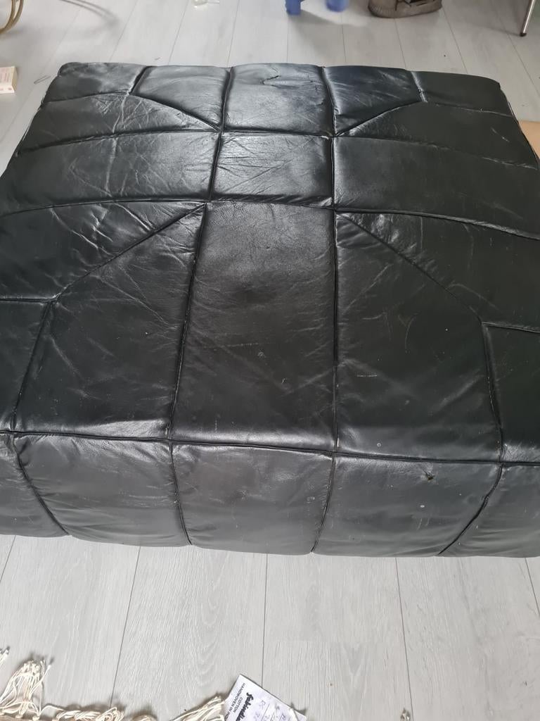 Zwarte leren poef, Ophalen, Gebruikt, Vierkant, Leer