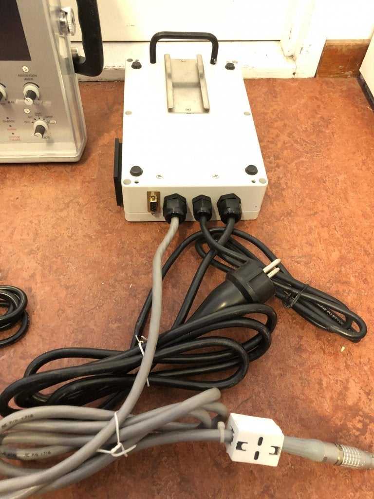 Mobiele beademingsunit Uni Vent model 754, Niet ingevuld, Gebruikt, Niet ingevuld, Ophalen of Verzenden