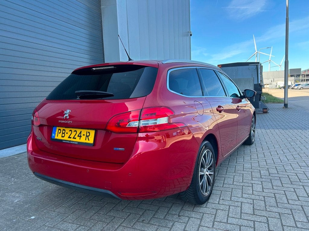 Peugeot 308 SW 1.2i PureTech Allure PANO PDC NAVI, Voorwielaandrijving, Stof, Gebruikt, 1199 cc