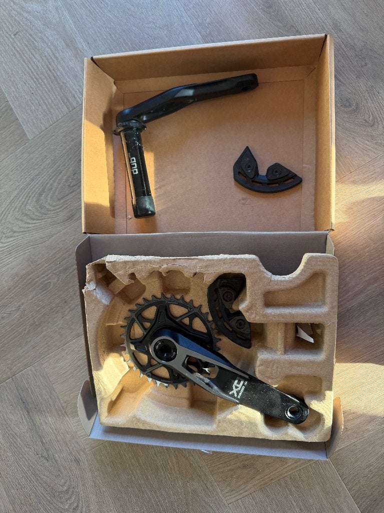 X0 Transmission crankset met 32t tandwiel + bashguards nieuw, Crankstel of Pedalen, Nieuw, Ophalen of Verzenden, SRAM