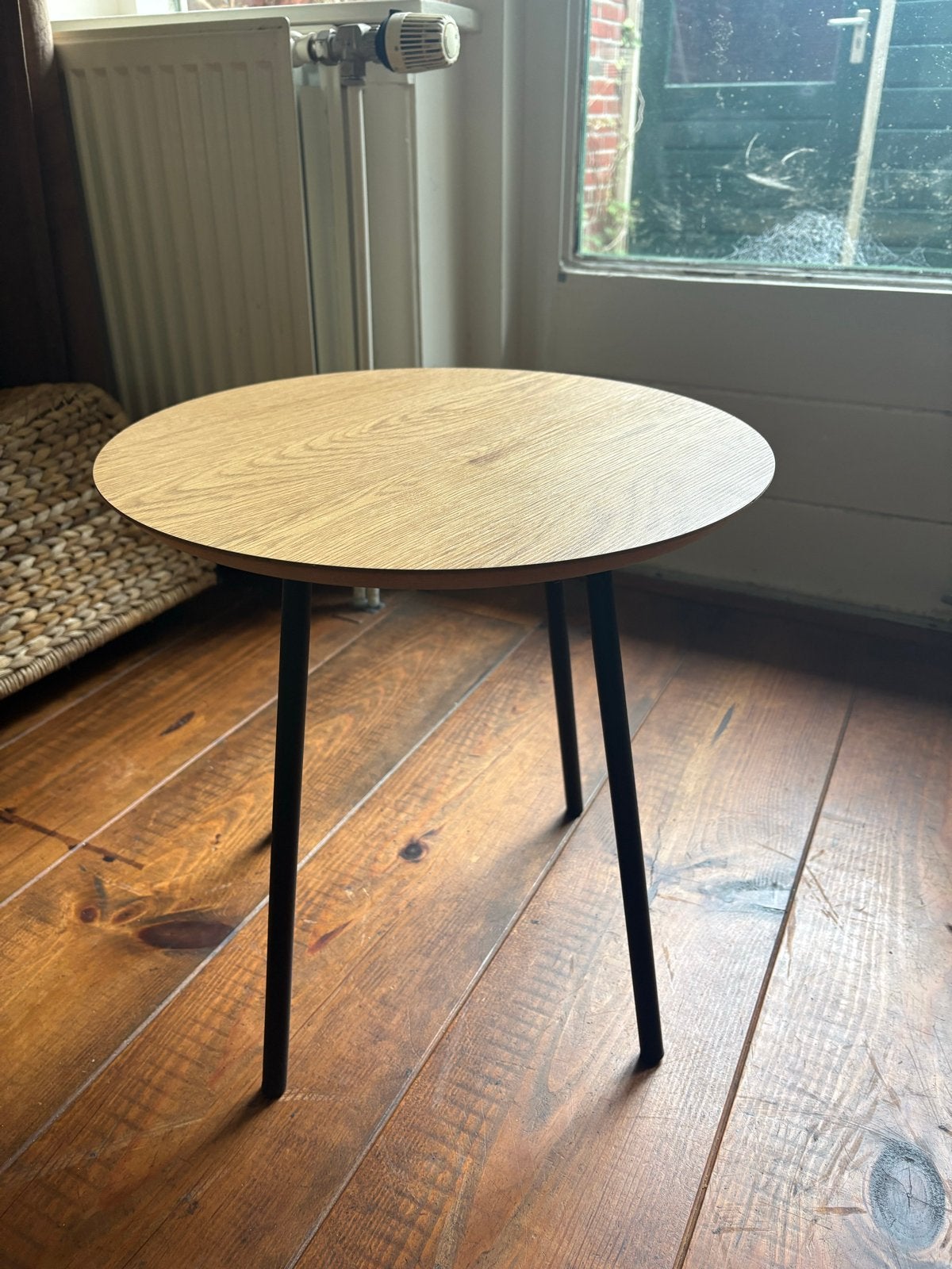 Ronde bijzettafel met houtlook blad en zwarte poten, Ophalen, Minder dan 45 cm, Minder dan 55 cm, Gebruikt